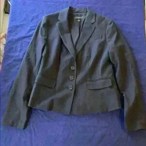 Ann Taylor three-season stretch navy petite blazer